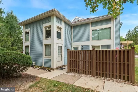 14 Brookside Ct, Horsham, PA 19044