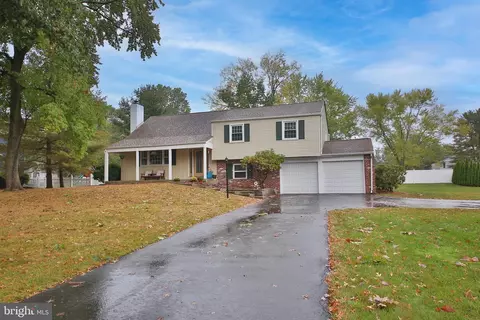 124 Woodland Dr, Lansdale, PA 19446