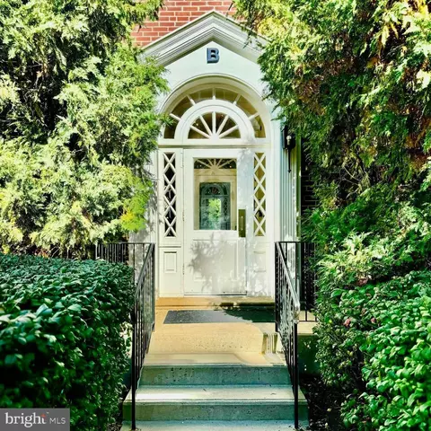 104 Woodside Rd #B-202, Haverford, PA 19041