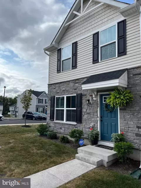 137 Nelson Ln, Pottstown, PA 19464