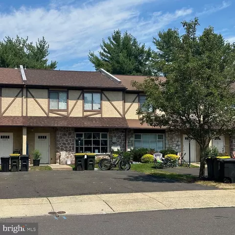 1007 Oakwood Dr, Huntingdon Valley, PA 19006