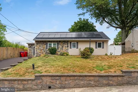637 E Chestnut St E, Souderton, PA 18964