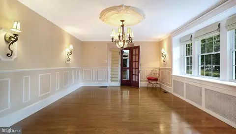 Entry Way - 201 Rices Mill Rd, Wyncote, PA 19095 photo 3 of 12