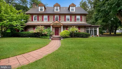 201 Rices Mill Rd, Wyncote, PA 19095