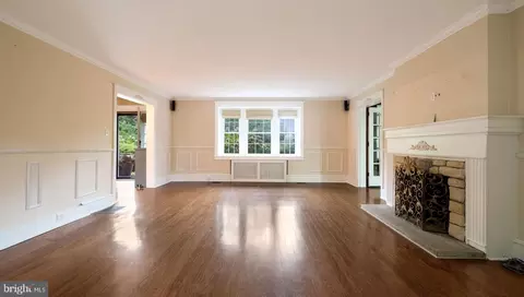 Living - 201 Rices Mill Rd, Wyncote, PA 19095 photo 3 of 5