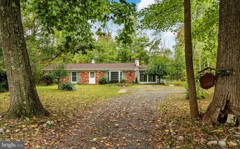 1810 Ziegler Rd, Pennsburg, PA 18073