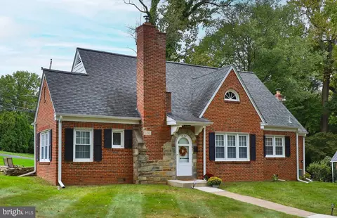1953 Canterbury Rd, Abington, PA 19001