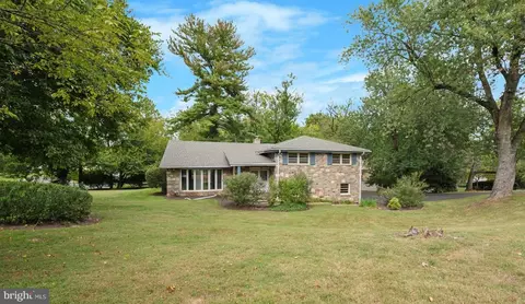 136 Cedar Rd, Elkins Park, PA 19027