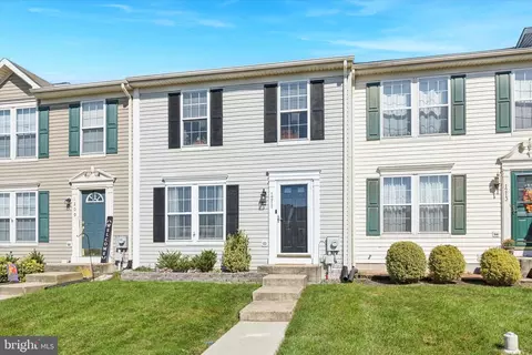1211 Hunter Ln, Perkiomenville, PA 18074