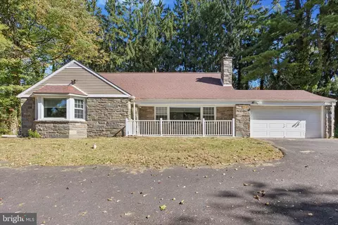 7905 Washington Ln, Wyncote, PA 19095