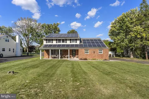 657 Serrill Dr, Hatboro, PA 19040