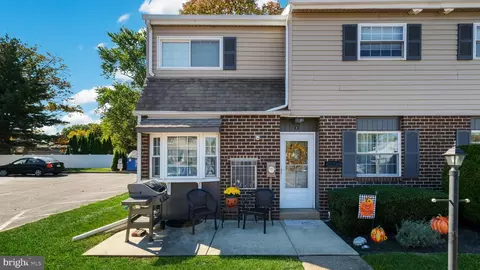325 S Warminster Rd #D-1  4, Hatboro, PA 19040