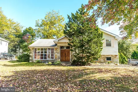 7925 Waltham Rd, Cheltenham, PA 19012