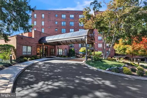 100 Breyer Dr #2L, Elkins Park, PA 19027