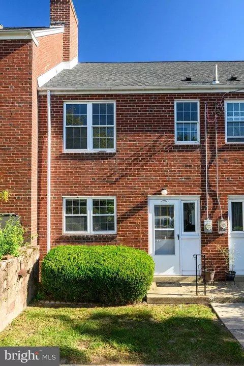 200 Maplewood Dr UNIT E8, Pottstown, PA 19464