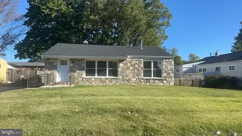 1501 Sycamore Ave, Willow Grove, PA 19090
