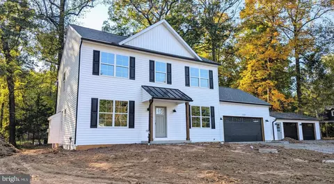 1721 Woodchuck Ln, Green Lane, PA 18054