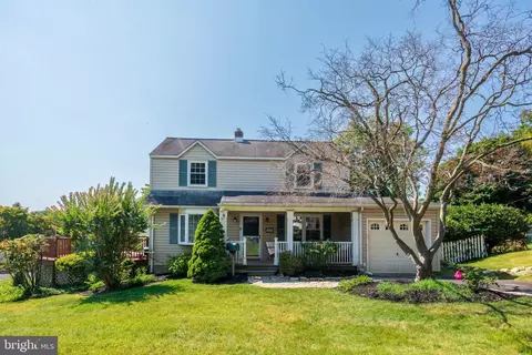 539 School House Ln, Willow Grove, PA 19090