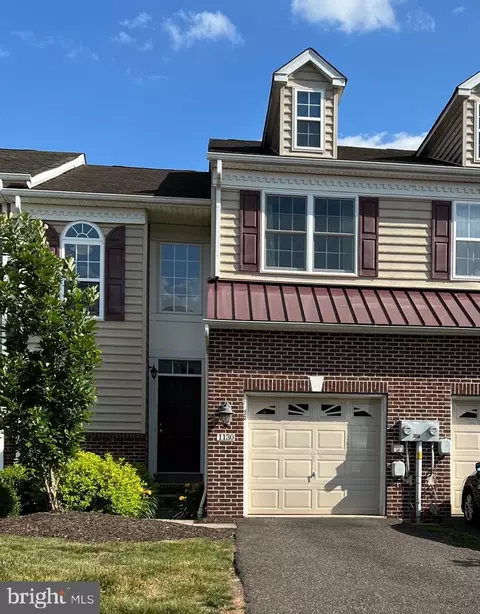 1130 Rosemont Ter, Pennsburg, PA 18073