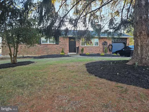 609 Donna Dr, Norristown, PA 19403