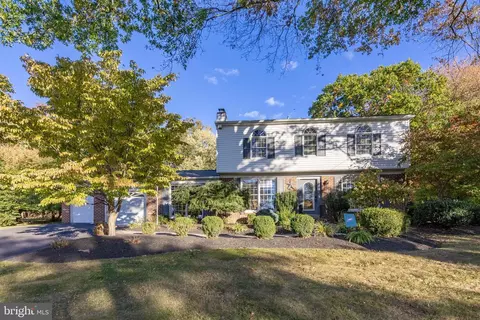 1401 Sandys Ln, North Wales, PA 19454