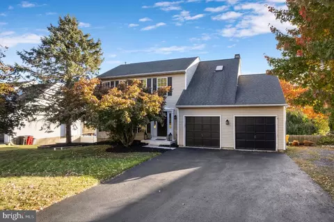 2419 Donna Ln, Pottstown, PA 19464