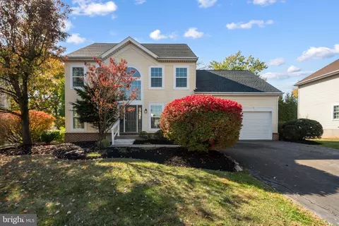 215 Cypress Ln, Hatboro, PA 19040