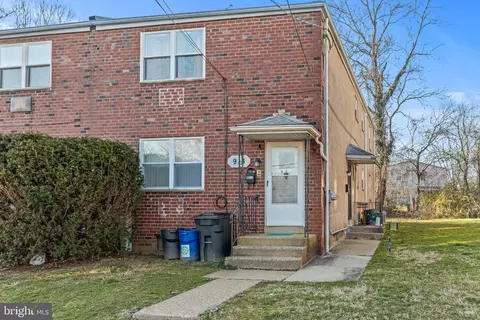 913 E Mermaid Ln, Glenside, PA 19038