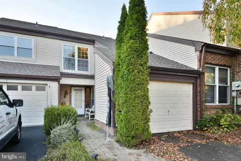 4 Log Pond Dr, Horsham, PA 19044
