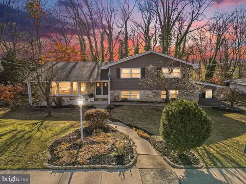 513 Cardinal Dr, Dresher, PA 19025