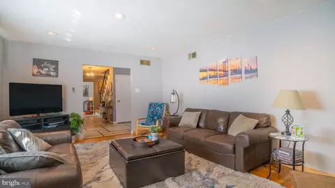 Entry Way - 1401 Panther Rd, Wyncote, PA 19095 photo 5 of 24