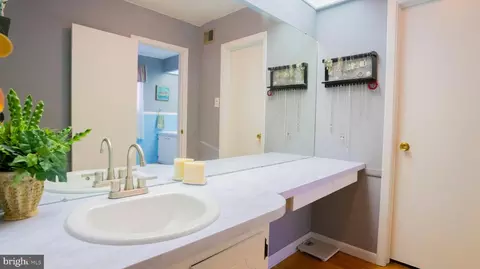 Bath - 1401 Panther Rd, Wyncote, PA 19095 photo 2 of 5