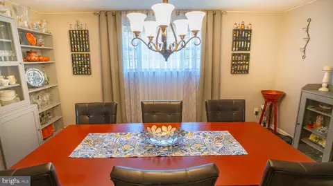 Dining - 1401 Panther Rd, Wyncote, PA 19095 photo 3 of 4