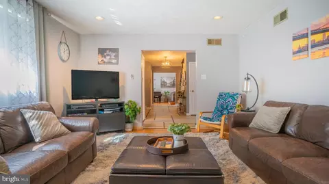 Entry Way - 1401 Panther Rd, Wyncote, PA 19095 photo 6 of 24