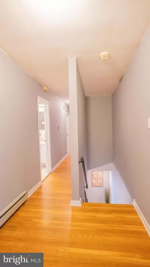 Entry Way - 1401 Panther Rd, Wyncote, PA 19095 photo 13 of 24