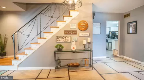 Entry Way - 1401 Panther Rd, Wyncote, PA 19095 photo 2 of 24