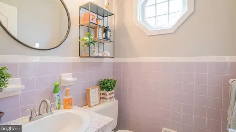Bath - 1401 Panther Rd, Wyncote, PA 19095 photo 1 of 5