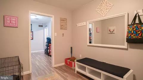 Entry Way - 1401 Panther Rd, Wyncote, PA 19095 photo 22 of 24