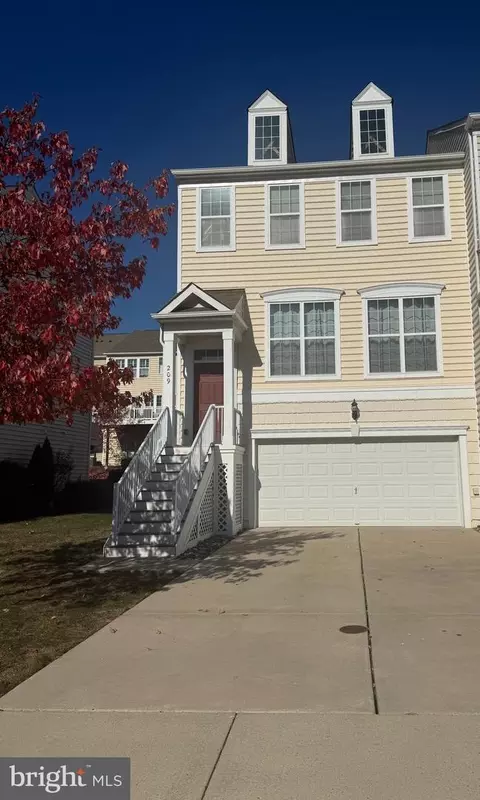 209 Bishop Dr, Montgomeryville, PA 18936