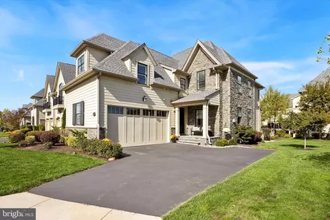 6155 Creekside Dr, Flourtown, PA 19031