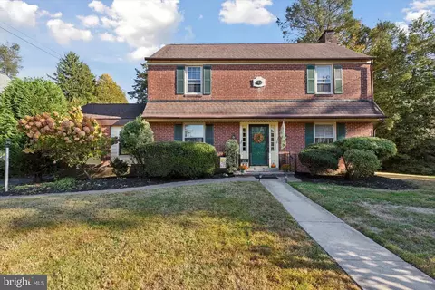 8315 Roberts Rd, Elkins Park, PA 19027