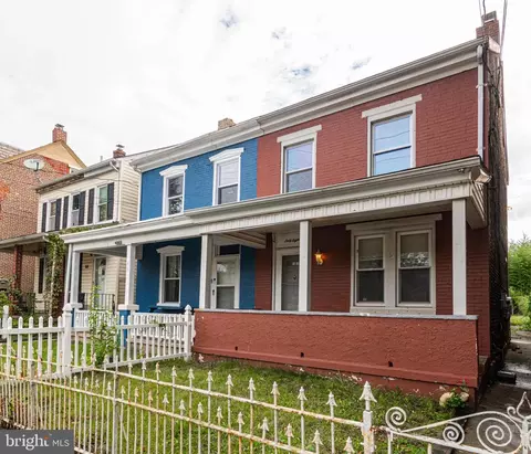68 S Charlotte St, Pottstown, PA 19464