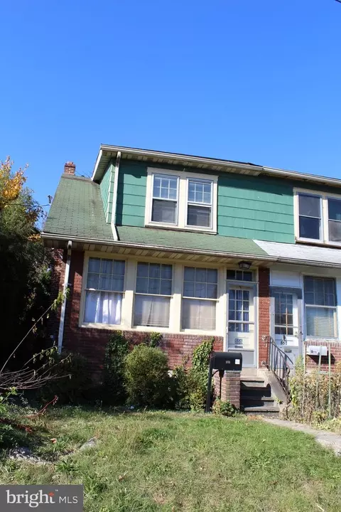555 W High St, Stowe, PA 19464