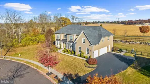 155 Wentworth Cir, Royersford, PA 19468