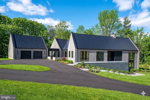 30 E Old Gulph Rd, Gladwyne, PA 19035