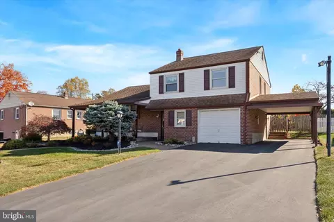 240 Sweetbriar Cir, King Of Prussia, PA 19406