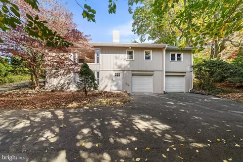 850 Church Rd, Elkins Park, PA 19027