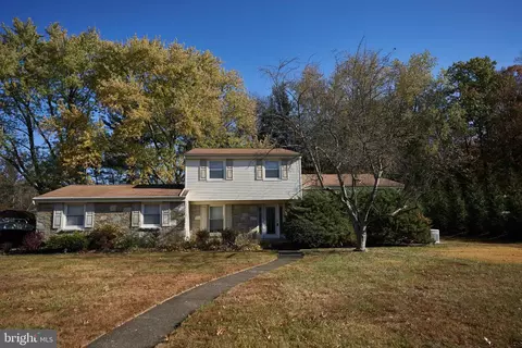 227 Brookdale Dr, Huntingdon Valley, PA 19006