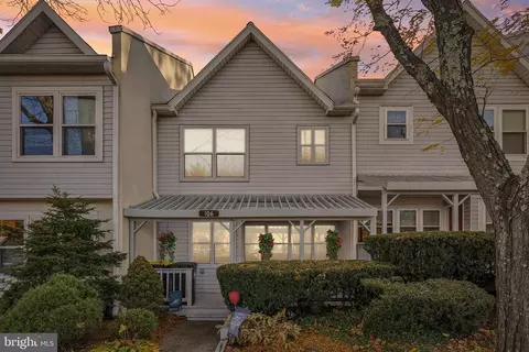 106 Barley Sheaf Dr, Norristown, PA 19403