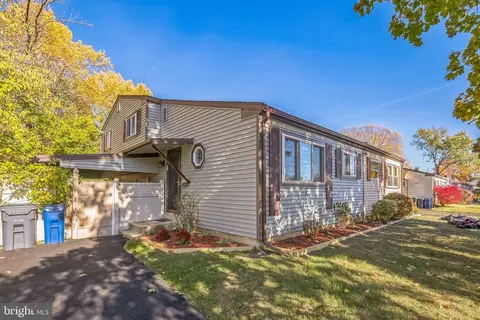 2895 Rossiter Ave, Abington, PA 19001